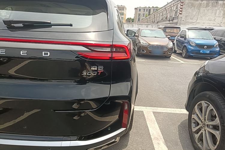 Used EXEED Lingyun 2025 300T Two-Wheel Drive Starry Edition Right Rear Taillight