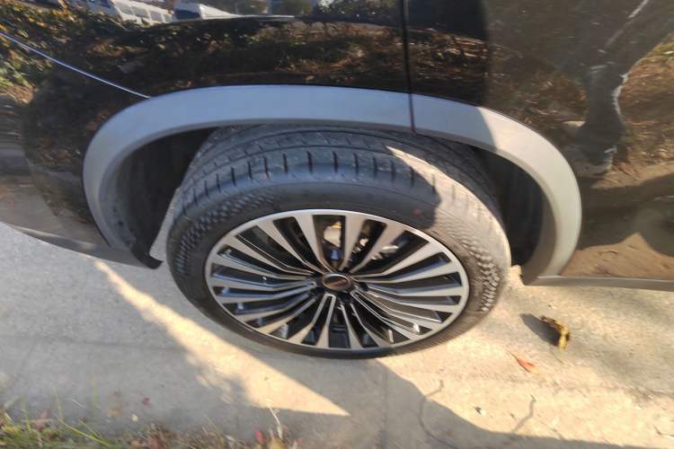 Used EXEED Lingyun 2025 400T Four-Wheel-Drive International Version Right Rear Wheel Hub