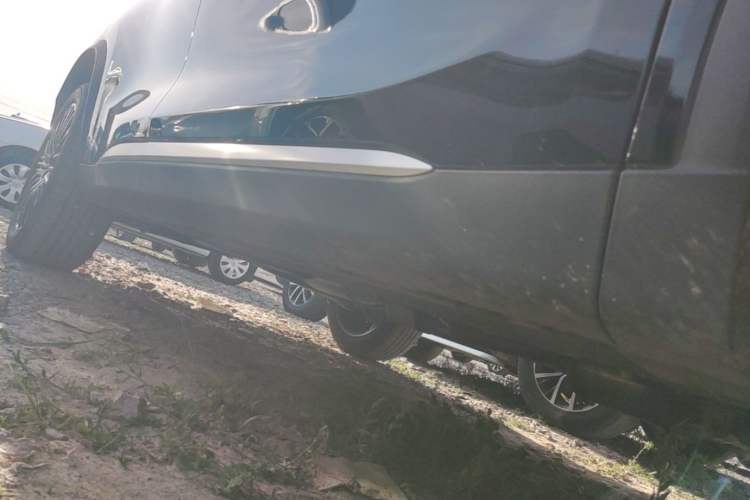 Used EXEED Lingyun 2025 300T Two-Wheel Drive Starry Edition Right Side Sill