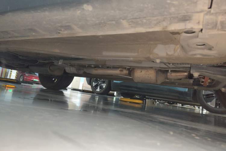 Used EXEED Lingyun 2025 400T Four-Wheel-Drive International Version Chassis Front Right