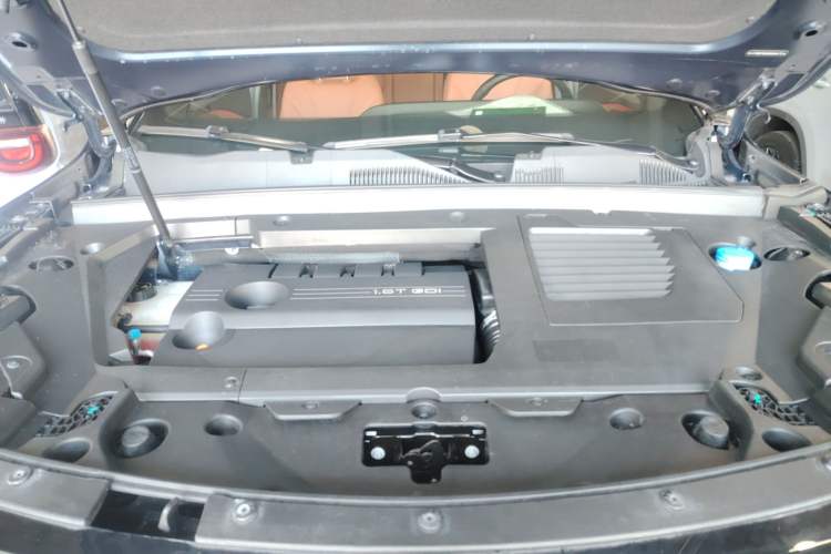 Used EXEED Lingyun 2025 300T Two-Wheel Drive Starry Edition Engine Bay