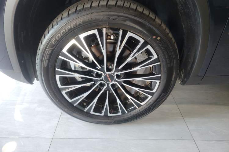 Used EXEED Lingyun 2025 300T Two-Wheel Drive Starry Edition Exterior 1