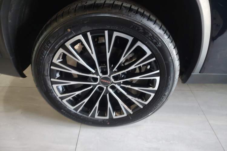 Used EXEED Lingyun 2025 300T Two-Wheel Drive Starry Edition Exterior 2