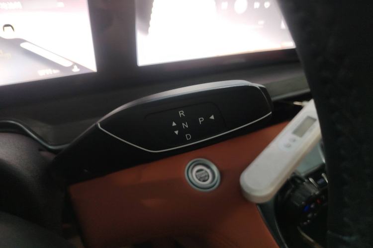 Used EXEED Lingyun 2025 300T Two-Wheel Drive Starry Edition Gear Lever