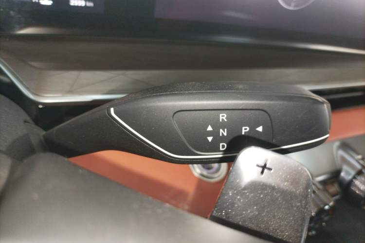 Used EXEED Lingyun 2025 300T Two-Wheel Drive Starry Edition Gear Lever