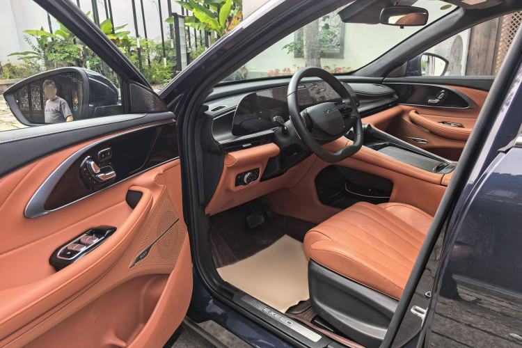 Used EXEED Lingyun 2025 300T Two-Wheel Drive Starry Edition Interior 1