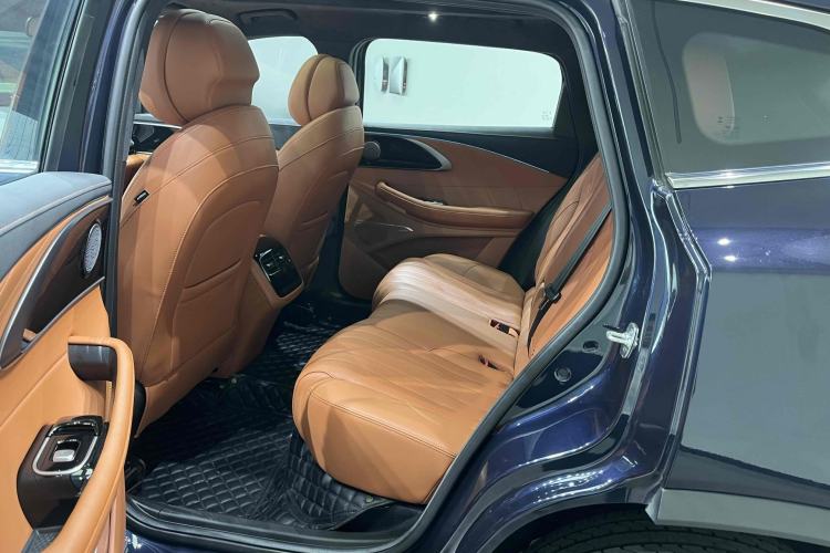 Used EXEED Lingyun 2025 300T Two-Wheel Drive Starry Edition Interior 2