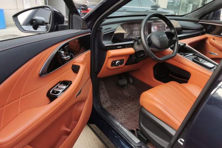 Used EXEED Lingyun 2025 300T Two-Wheel Drive Starry Edition Interior 3