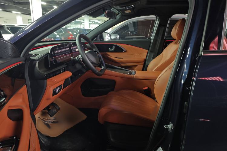 Used EXEED Lingyun 2025 300T Two-Wheel Drive Starry Edition Interior 5