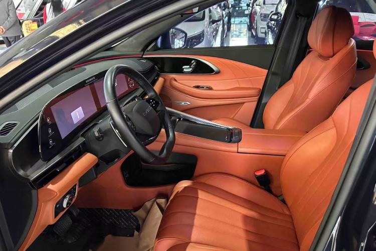 Used EXEED Lingyun 2025 300T Two-Wheel Drive Starry Edition Interior 6