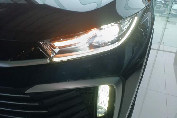 Used EXEED Lingyun 2025 300T Two-Wheel Drive Starry Edition Left Front Headlight