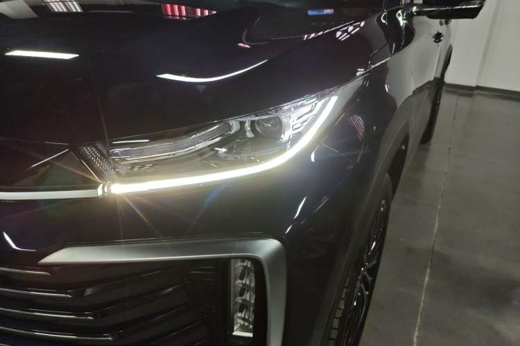 Used EXEED Lingyun 2025 300T Two-Wheel Drive Starry Edition Left Front Headlight