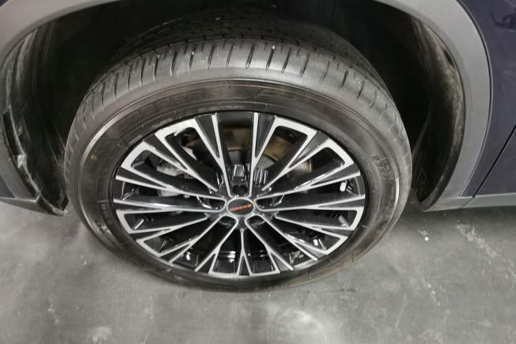 Used EXEED Lingyun 2025 300T Two-Wheel Drive Starry Edition Left Front Wheel Hub