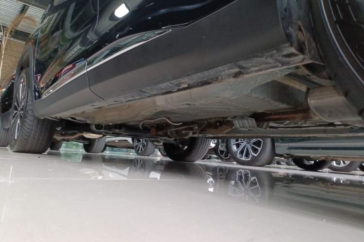 Used EXEED Lingyun 2025 300T Two-Wheel Drive Starry Edition Left Side Sill