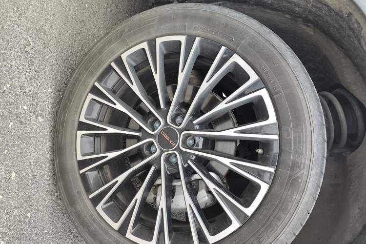 Used EXEED Lingyun 2025 300T Two-Wheel Drive Starry Edition Right Front Wheel Hub