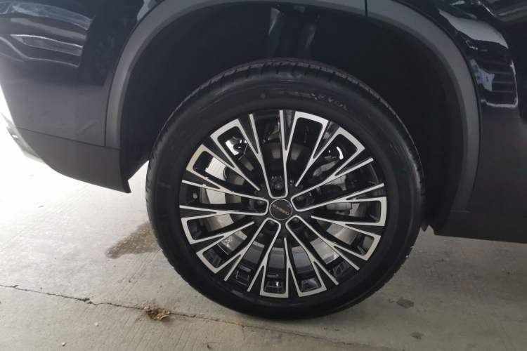 Used EXEED Lingyun 2025 300T Two-Wheel Drive Starry Edition Right Rear Wheel Hub