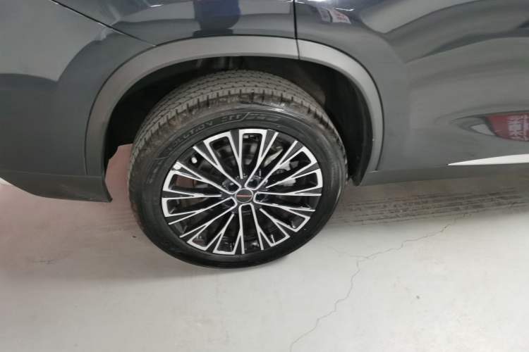 Used EXEED Lingyun 2025 300T Two-Wheel Drive Starry Edition Right Rear Wheel Hub