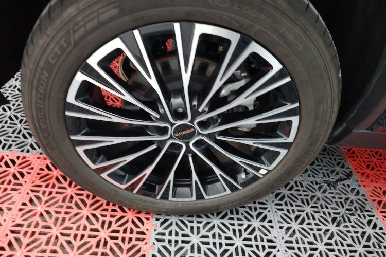 Used EXEED Lingyun 2025 300T Two-Wheel Drive Starry Edition Right Rear Wheel Hub