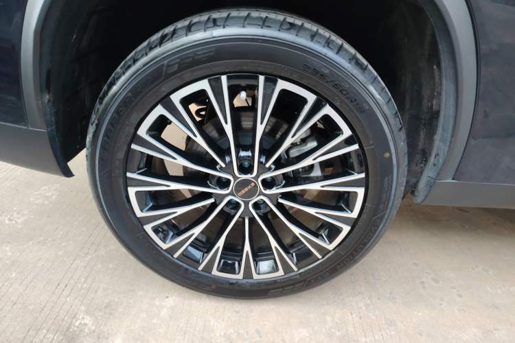 Used EXEED Lingyun 2025 300T Two-Wheel Drive Starry Edition Right Rear Wheel Hub