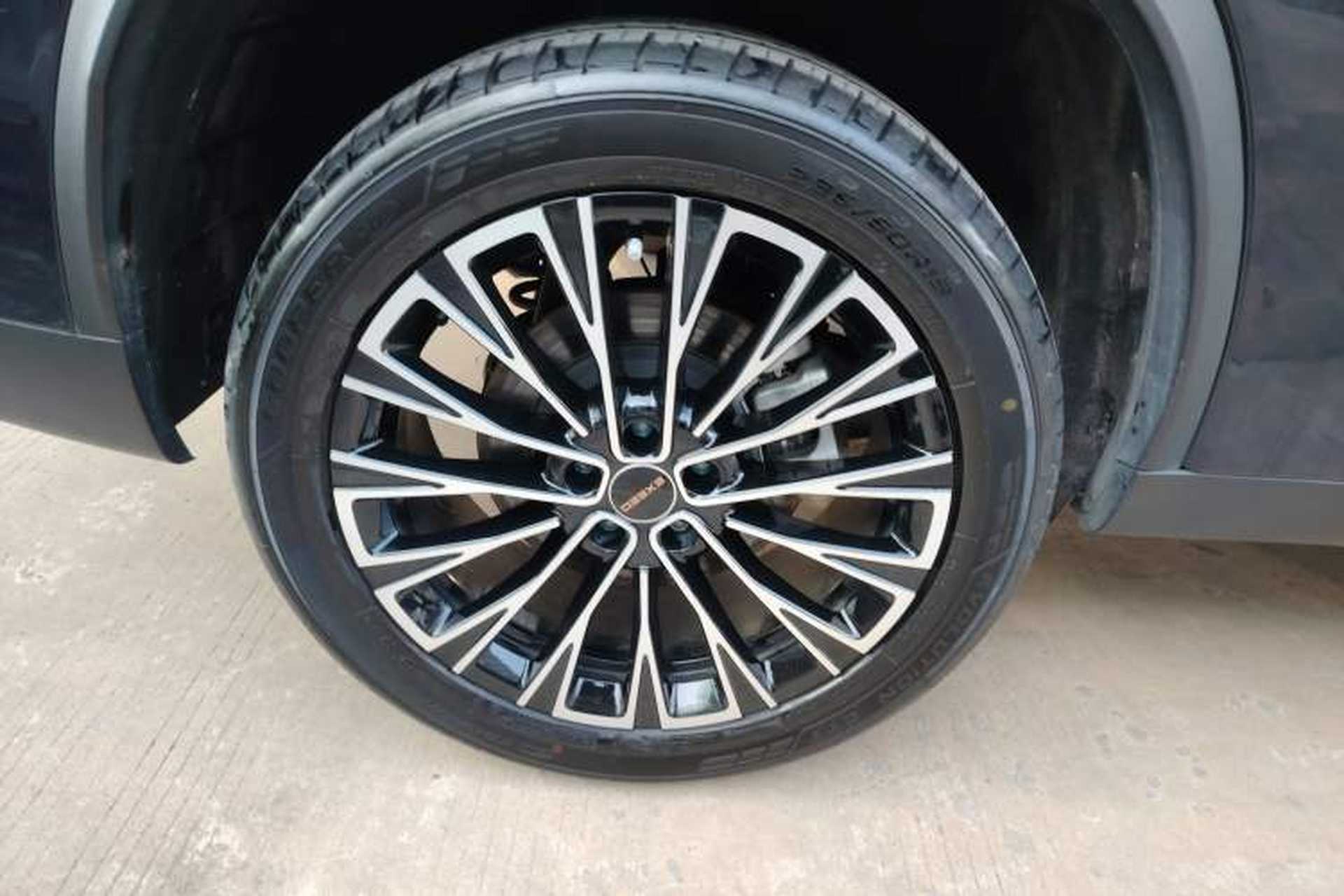 Used EXEED Lingyun 2025 300T Two-Wheel Drive Starry Edition Right Rear Wheel Hub