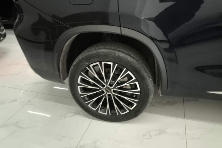 Used EXEED Lingyun 2025 300T Two-Wheel Drive Starry Edition Right Rear Wheel Hub