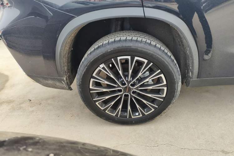 Used EXEED Lingyun 2025 300T Two-Wheel-Drive King's Edition Right Rear Wheel Hub