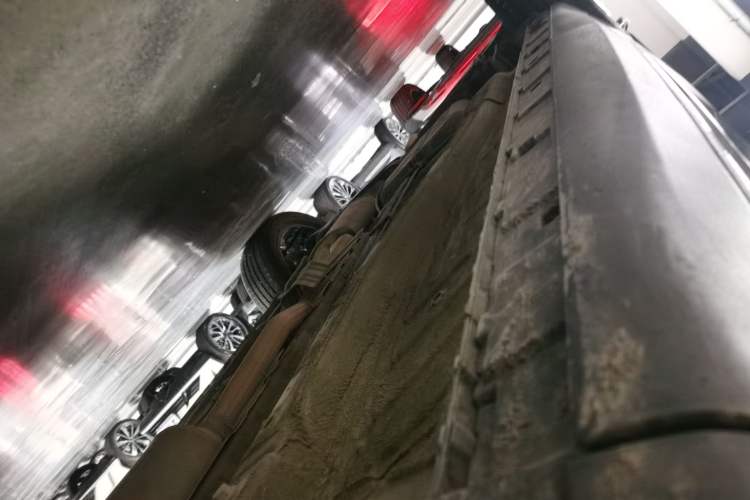 Used EXEED Lingyun 2025 300T Two-Wheel Drive Starry Edition Right Side Sill