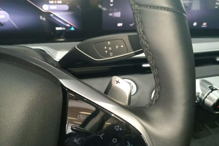 Used EXEED Lingyun 2025 300T Two-Wheel Drive Starry Edition Gear Lever