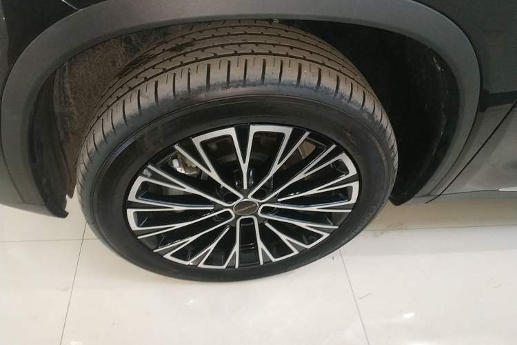 Used EXEED Lingyun 2025 300T Two-Wheel Drive Starry Edition Left Front Wheel Hub