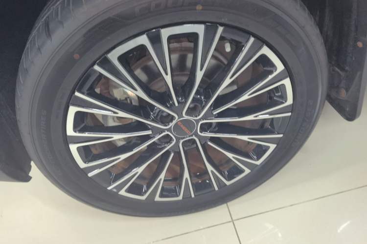 Used EXEED Lingyun 2025 300T Two-Wheel Drive Starry Edition Left Front Wheel Hub