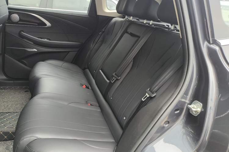 Used EXEED Lingyun 2025 300T Two-Wheel Drive Starry Edition Left Rear Seat