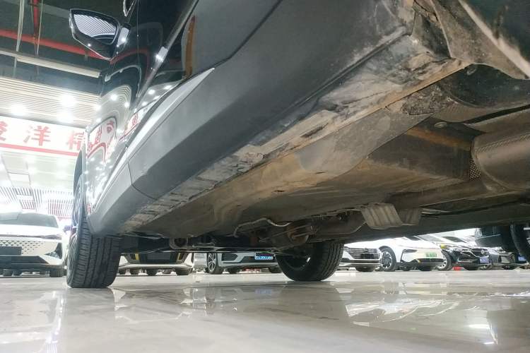 Used EXEED Lingyun 2025 300T Two-Wheel Drive Starry Edition Left Side Sill