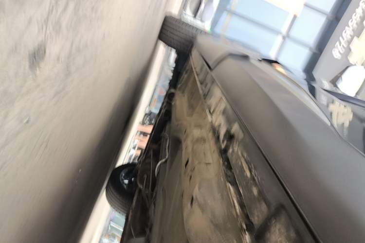 Used EXEED Lingyun 2025 300T Two-Wheel Drive Starry Edition Left Side Sill