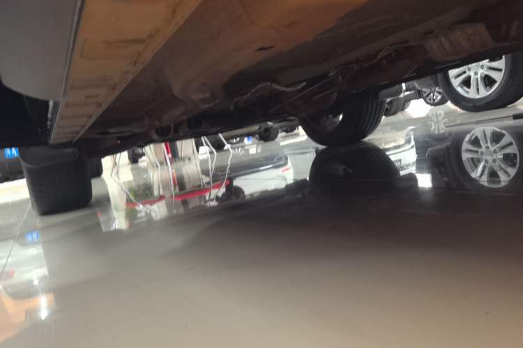 Used EXEED Lingyun 2025 300T Two-Wheel Drive Starry Edition Left Side Sill