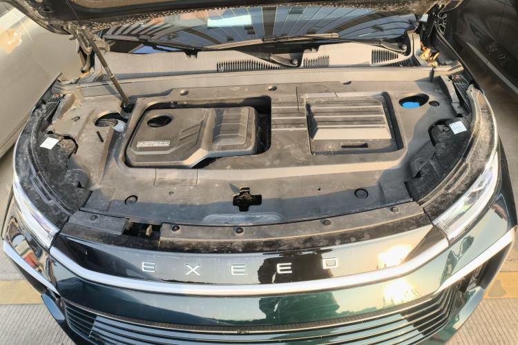 Used EXEED Lingyun 2025 400T Four-Wheel-Drive International Version Engine Bay