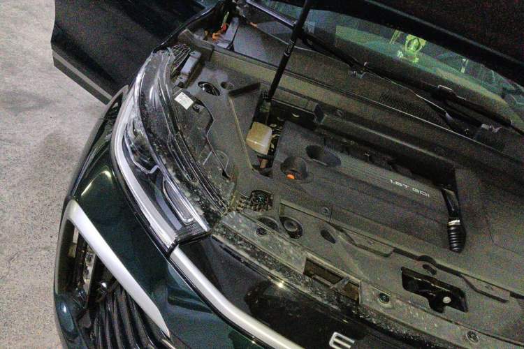 Used EXEED Lingyun 2025 300T Two-Wheel Drive Starry Edition Engine Bay Right