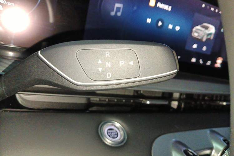 Used EXEED Lingyun 2025 300T Two-Wheel Drive Starry Edition Gear Lever