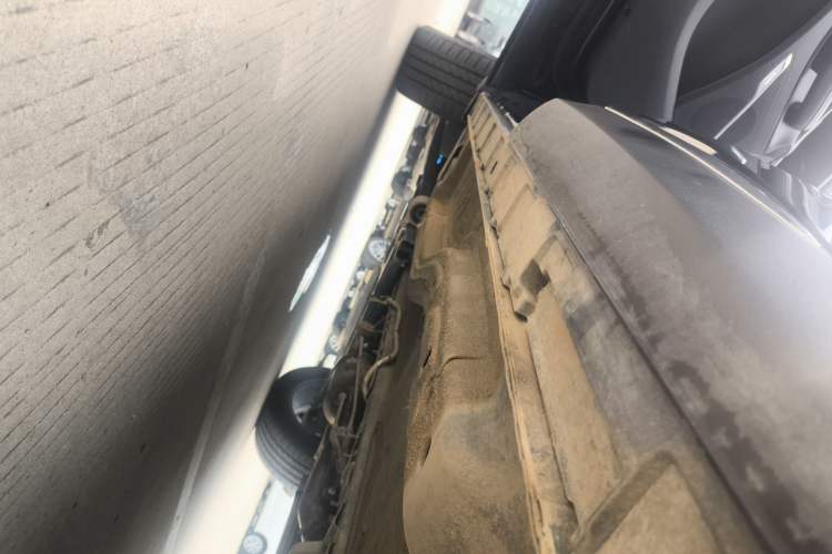 Used EXEED Lingyun 2025 300T Two-Wheel Drive Starry Edition Left Side Sill