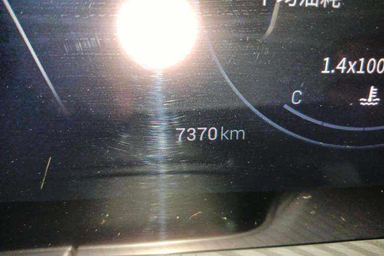 Used EXEED Lingyun 2025 300T Two-Wheel Drive Starry Edition Odometer Close Up