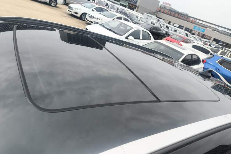 Used EXEED Lingyun 2025 300T Two-Wheel Drive Starry Edition Roof