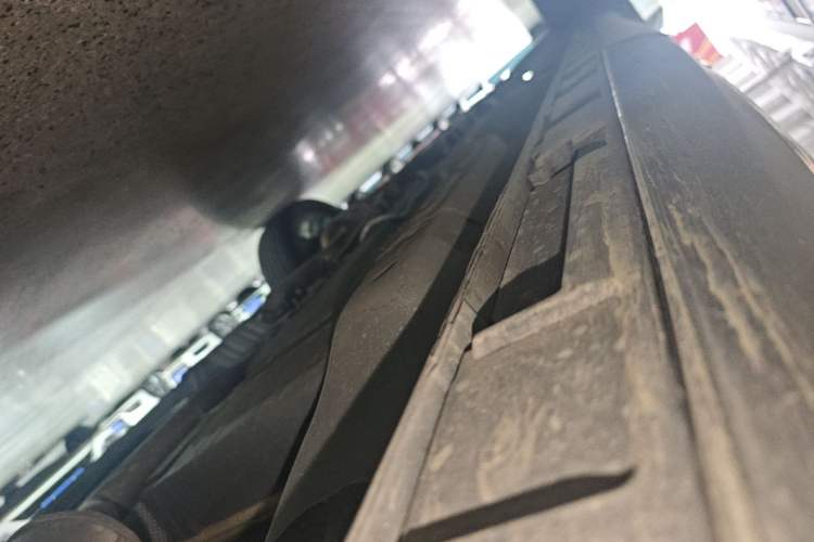Used EXEED Lingyun 2025 300T Two-Wheel Drive Starry Edition Left Side Sill