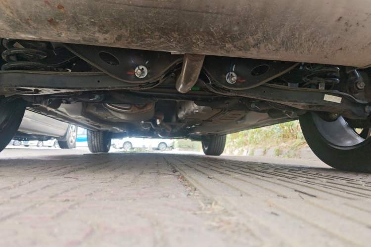 Used EXEED Lingyun 2025 300T Two-Wheel Drive Starry Edition Chassis Rear