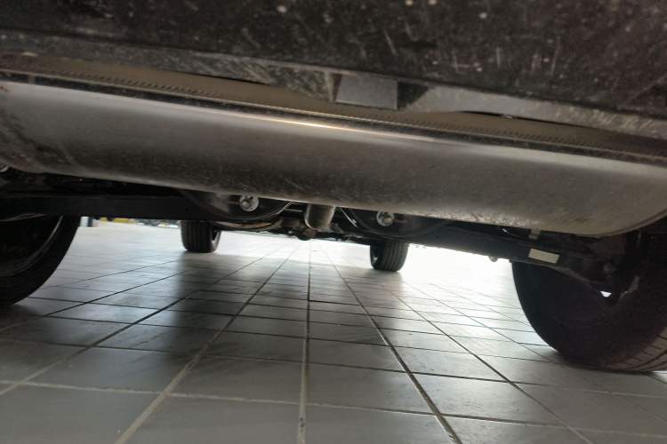 Used EXEED Lingyun 2025 300T Two-Wheel Drive Starry Edition Chassis Rear