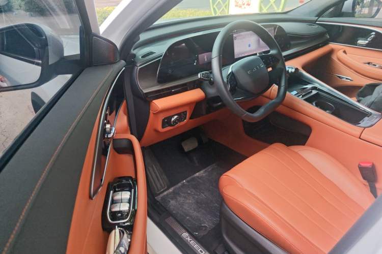Used EXEED Lingyun 2025 300T Two-Wheel Drive Starry Edition Driver Seat