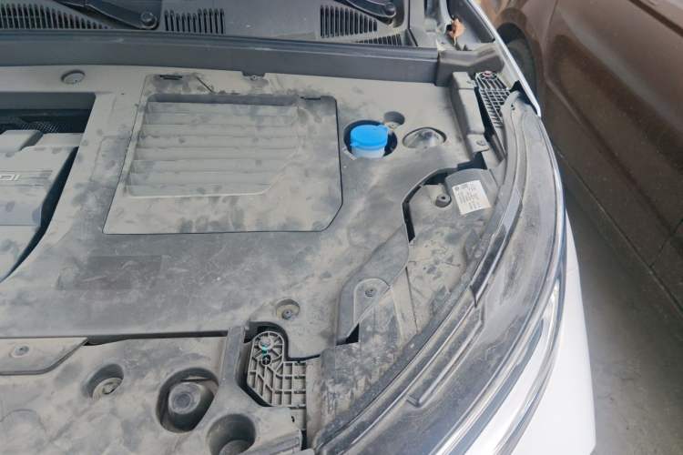 Used EXEED Lingyun 2025 300T Two-Wheel Drive Starry Edition Engine Bay Left