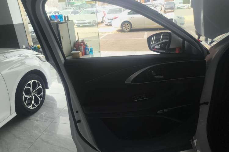 Used EXEED Lingyun 2025 300T Two-Wheel Drive Starry Edition Interior 7