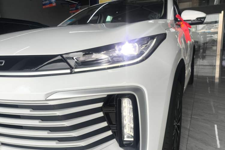 Used EXEED Lingyun 2025 300T Two-Wheel Drive Starry Edition Left Front Headlight