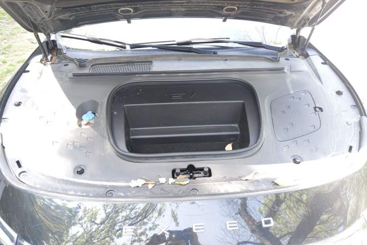 Used EXEED Star Era ES 2024 Max Long-Range Version Engine Bay