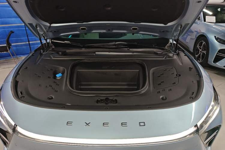 Used EXEED Star Era ES 2024 Max Long-Range Version Engine Bay
