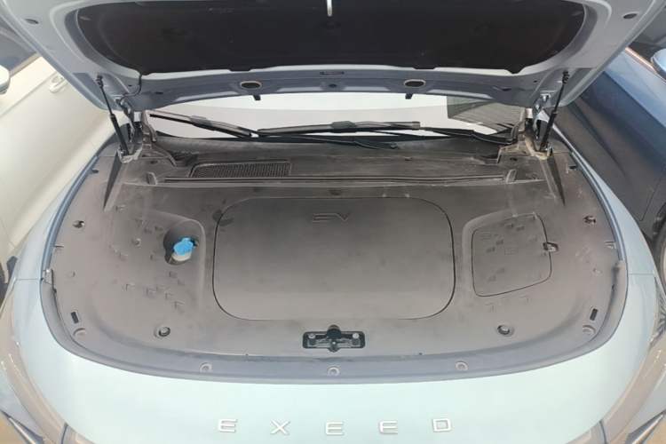 Used EXEED Star Era ES 2024 Max Long-Range Version Engine Bay